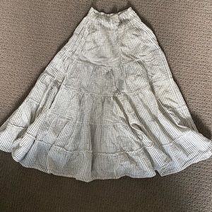 Midi skirt, size small